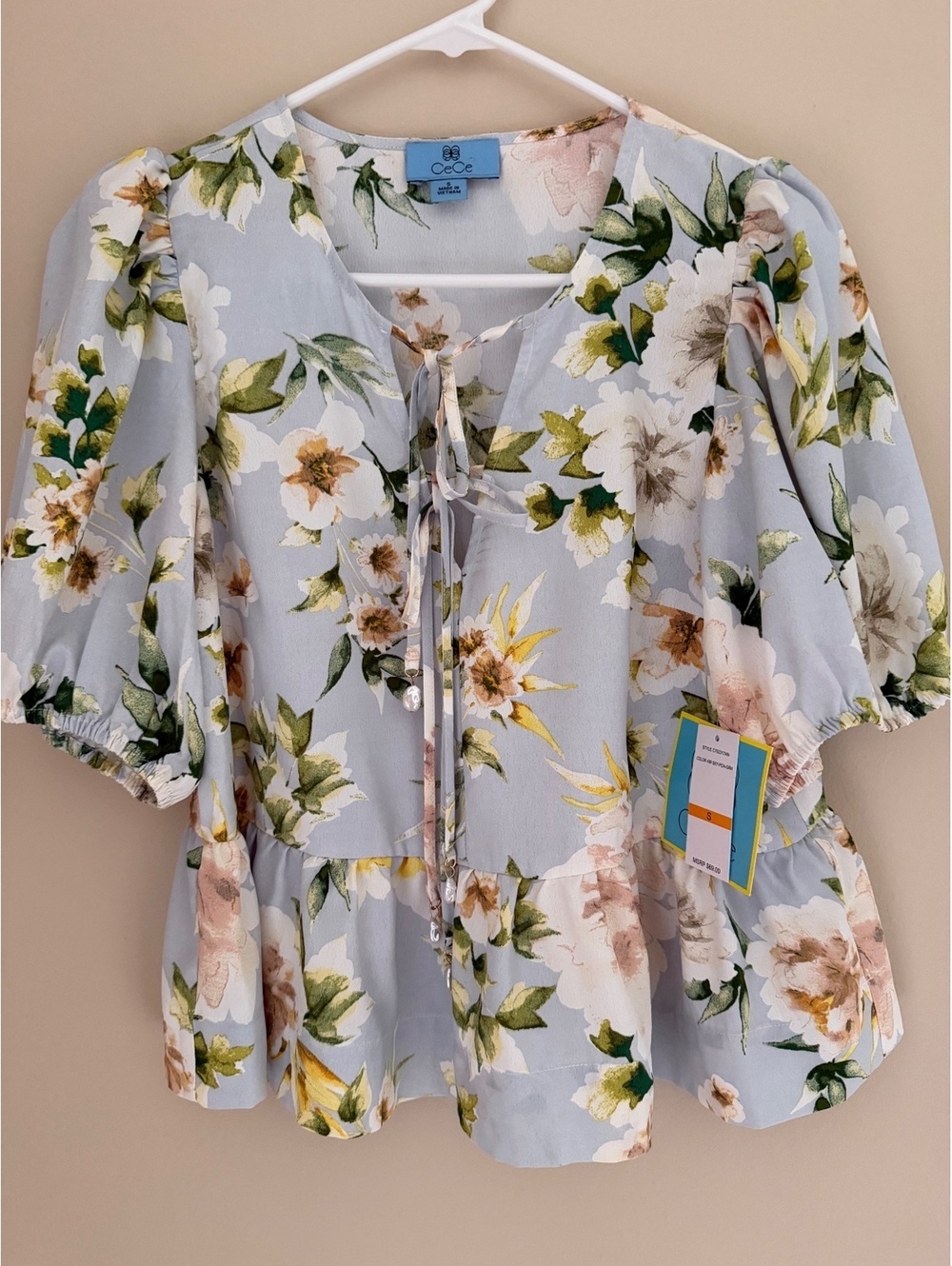 NWT CeCe S floral flowy blouse